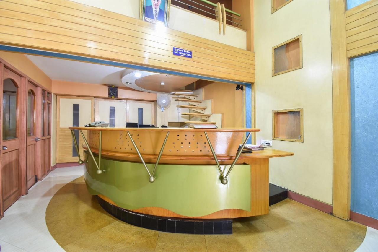 Oyo 63264 Hotel Shamiana Pandharpur Buitenkant foto