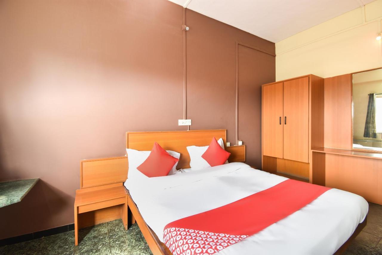 Oyo 63264 Hotel Shamiana Pandharpur Buitenkant foto