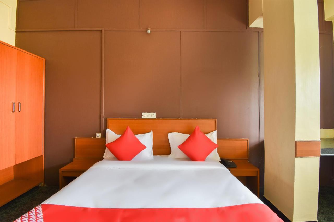Oyo 63264 Hotel Shamiana Pandharpur Buitenkant foto