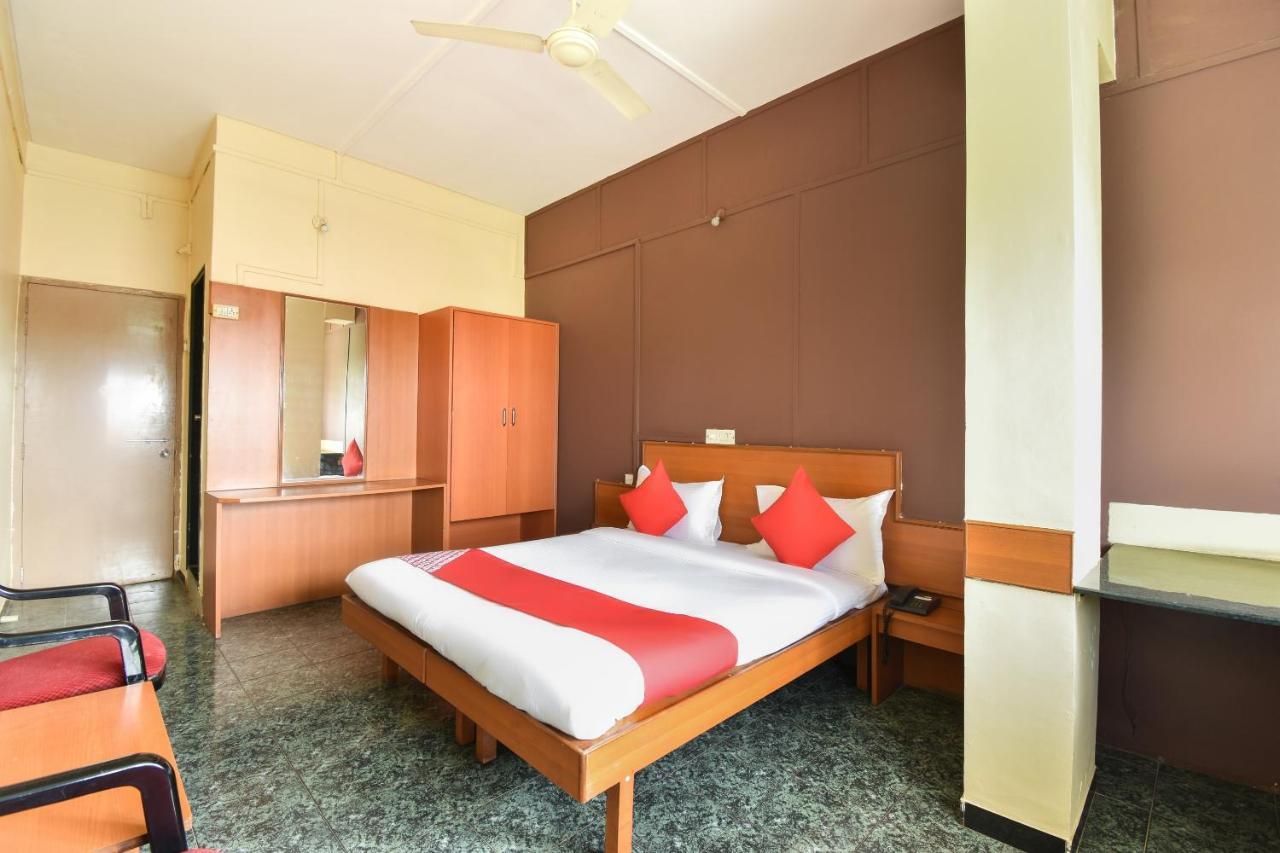Oyo 63264 Hotel Shamiana Pandharpur Buitenkant foto