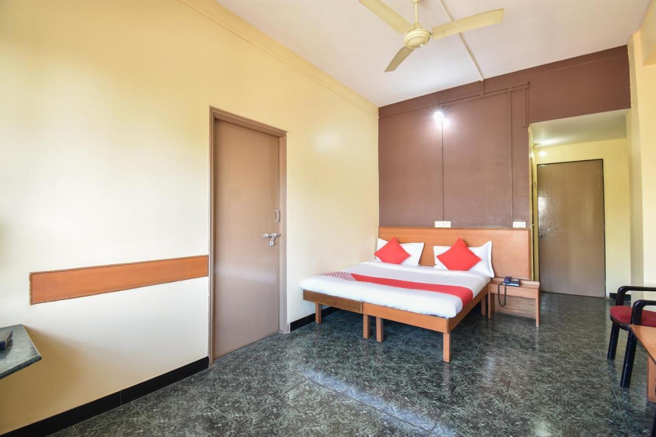 Oyo 63264 Hotel Shamiana Pandharpur Buitenkant foto