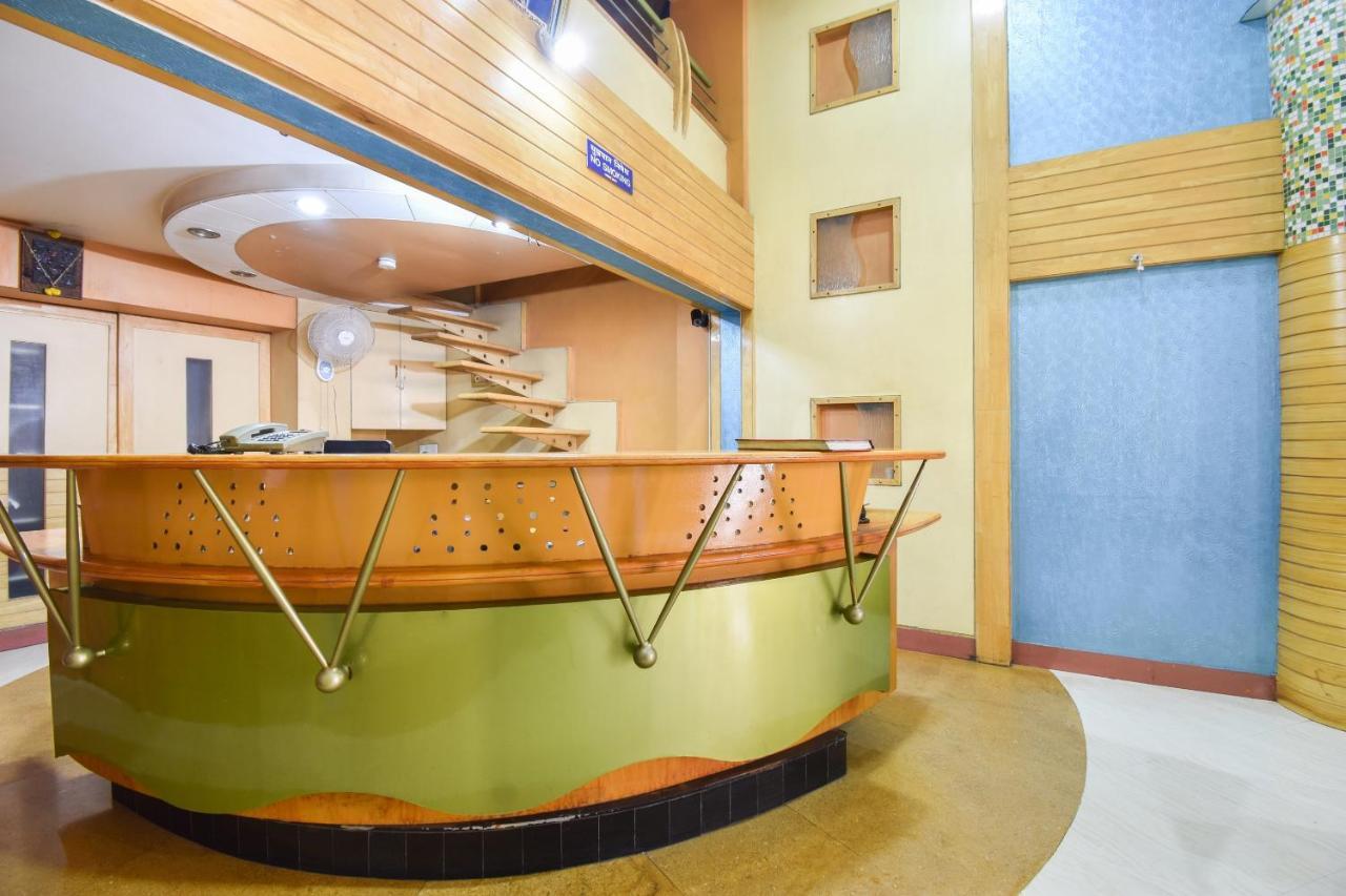 Oyo 63264 Hotel Shamiana Pandharpur Buitenkant foto