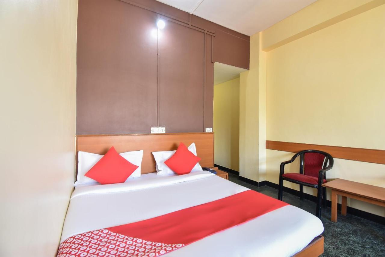 Oyo 63264 Hotel Shamiana Pandharpur Buitenkant foto