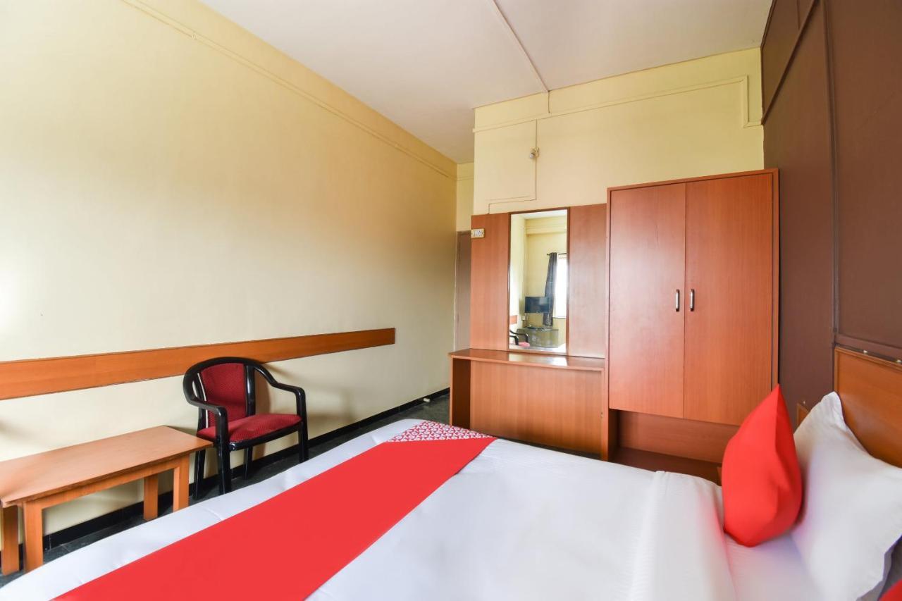 Oyo 63264 Hotel Shamiana Pandharpur Buitenkant foto