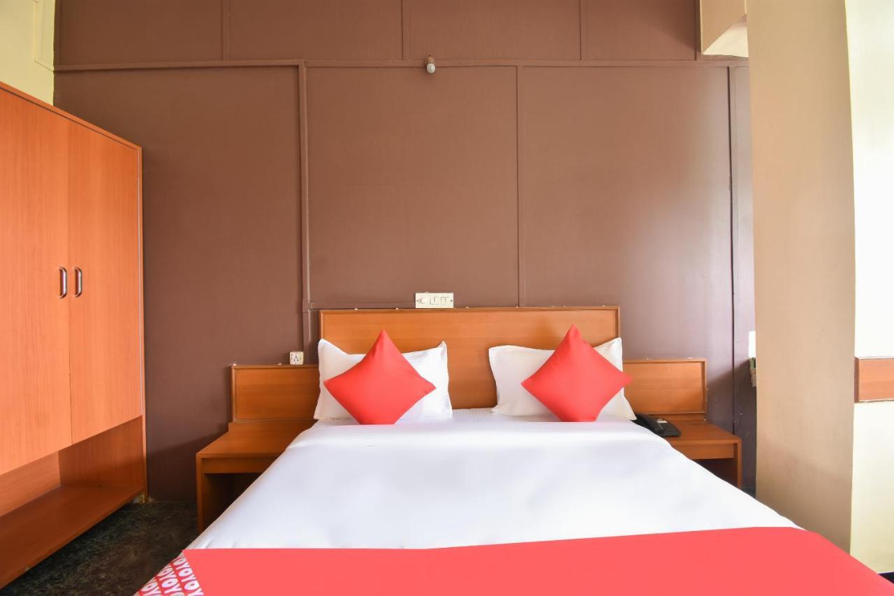 Oyo 63264 Hotel Shamiana Pandharpur Buitenkant foto