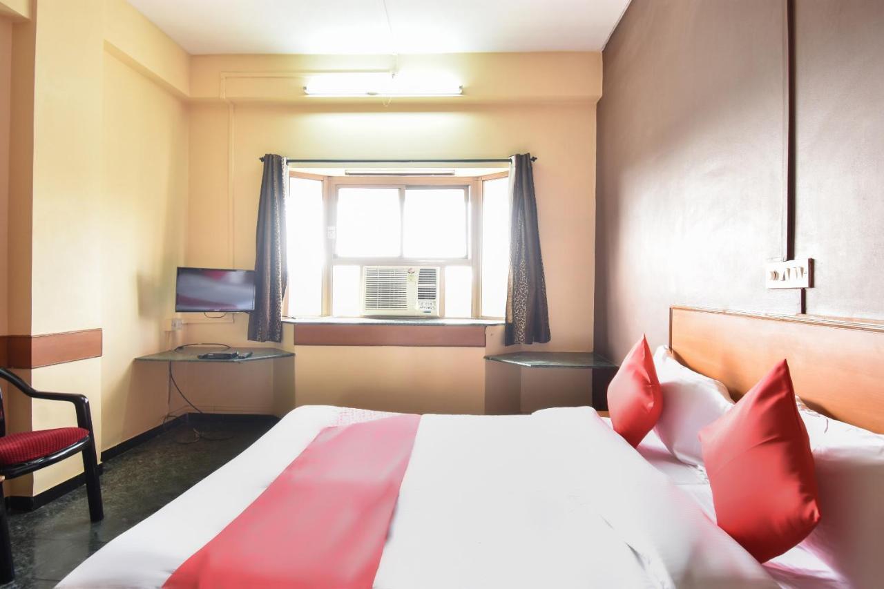 Oyo 63264 Hotel Shamiana Pandharpur Buitenkant foto